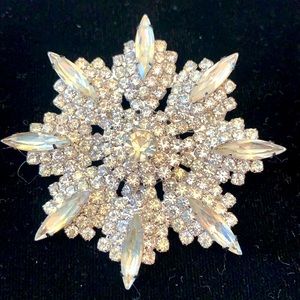 WEISS RARE LARGE BAGETTE BROOCH. Dazzling Rhinestones Vintage